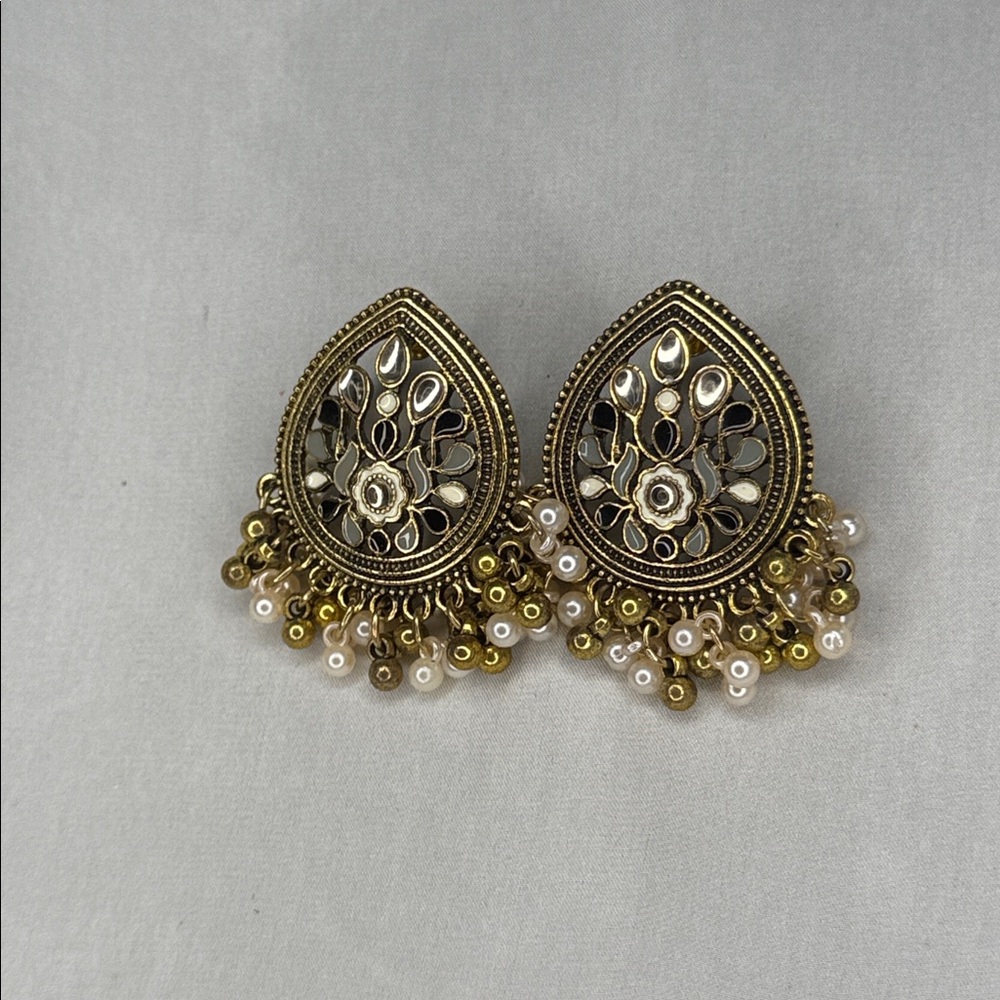 Black Oval Jumka